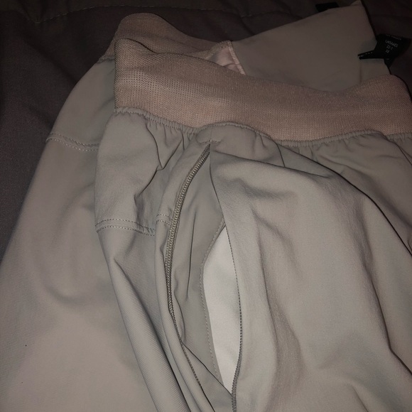 Lululemon Surge Hybrid Pant Shorter Length - Picture 5 of 6